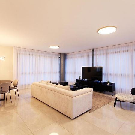 Mini Penthouse Near The Beach Netanja Buitenkant foto