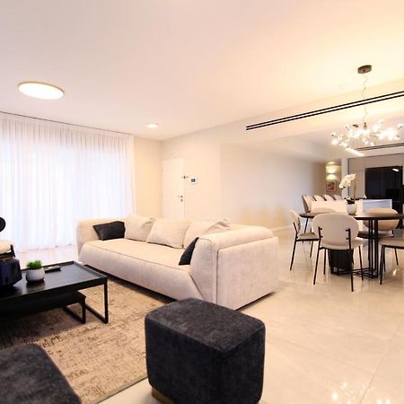 Mini Penthouse Near The Beach Netanja Buitenkant foto
