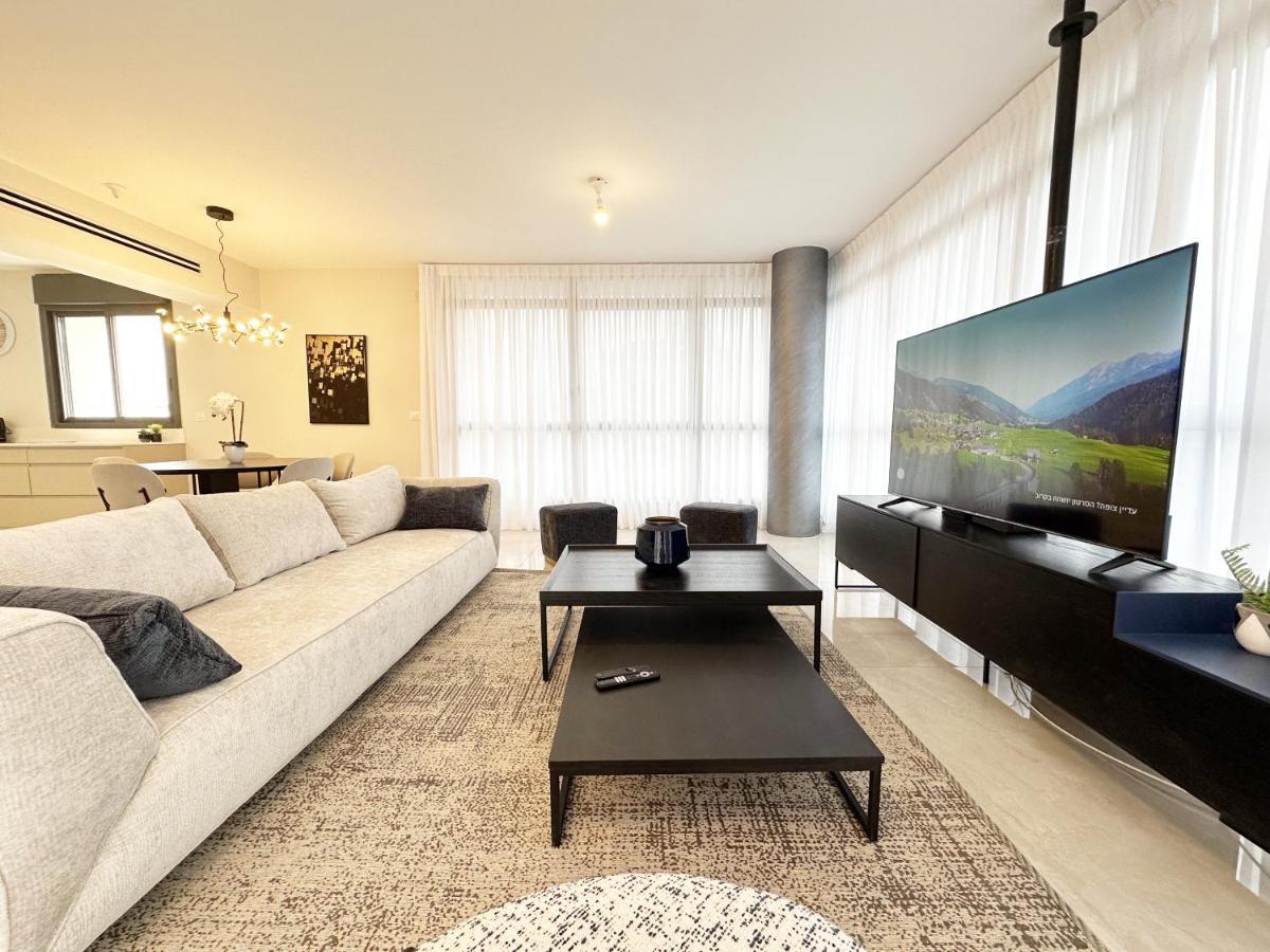 Mini Penthouse Near The Beach Netanja Buitenkant foto